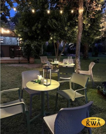 Стул пластиковый