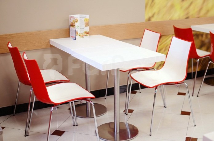 Стул пластиковый