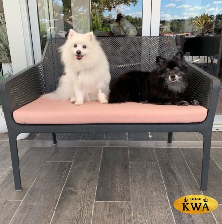 Диван пластиковый