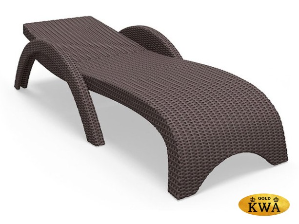 Шезлонг пластиковый