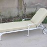 Белый шезлонг из литого алюминия Bertha