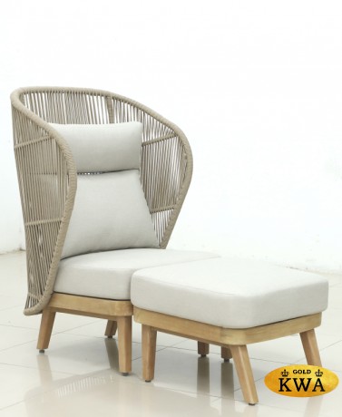 Лаунж-кресло плетеное с высокой спинкой