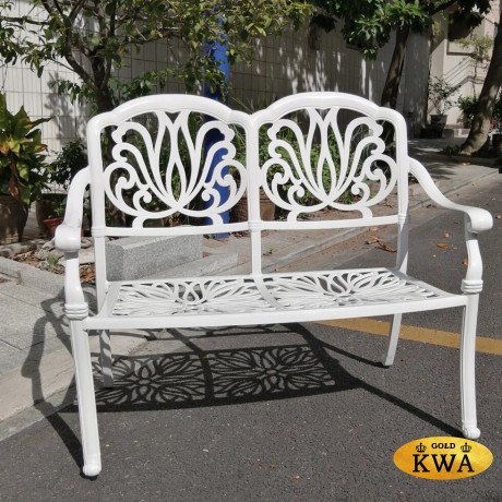 Белая мебель из литого алюминия Valeria White