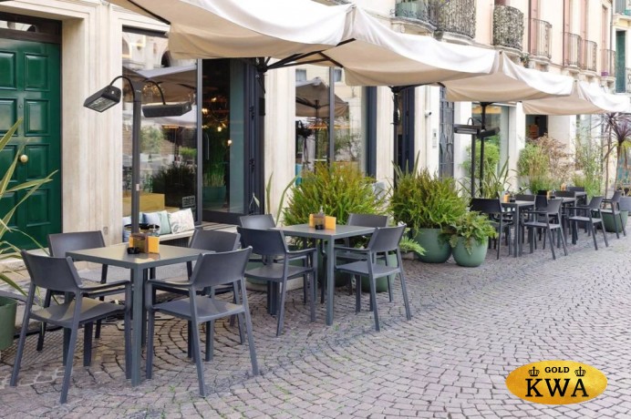 Стул пластиковый