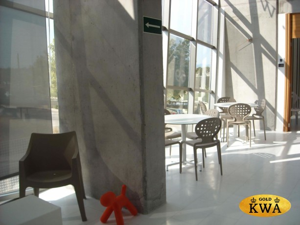 Кресло пластиковое