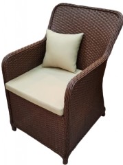 Кресло плетеное с подушками