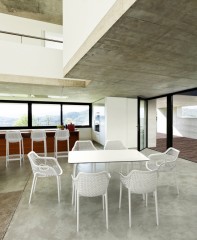 Кресло пластиковое