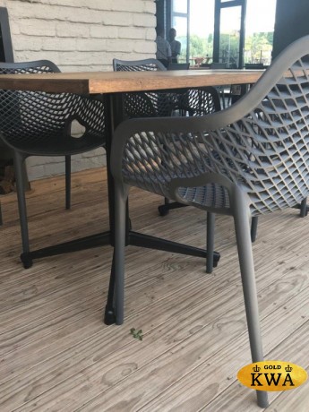 Кресло пластиковое