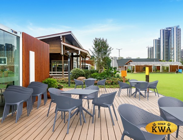 Кресло пластиковое