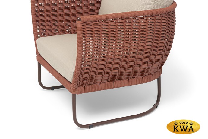 "Фиджи" кресло плетеное из роупа, каркас алюминий коричневый (RAL8016) муар, роуп красный (8372) круглый tex, ткань Mossle бежевая