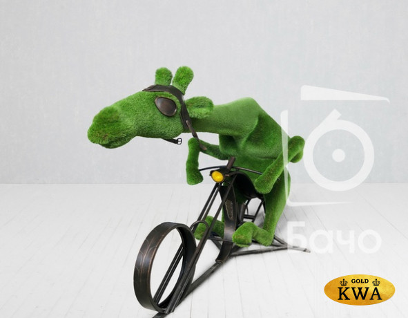 Топиари ландшафтная фигура Жираф-Байкер