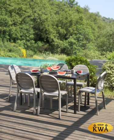 Стол пластиковый обеденный