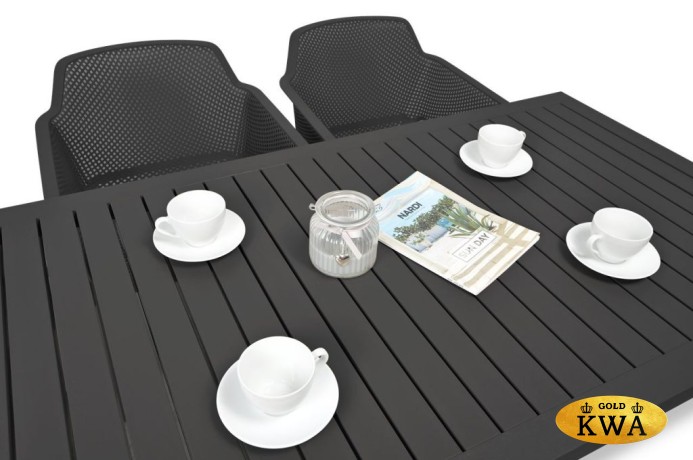 Стол пластиковый обеденный