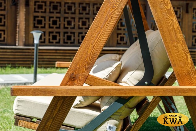 Качели садовые LYON с бежевыми подушками