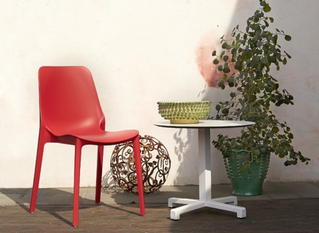 Стул пластиковый