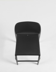 Стул пластиковый полубарный