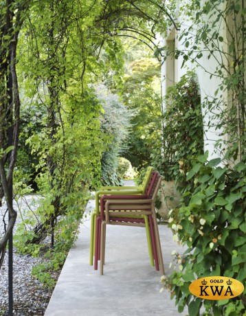 Кресло пластиковое