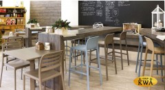 Стул пластиковый полубарный