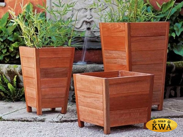 Кашпо деревянное для улицы конусное