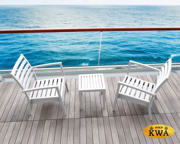 Столик пластиковый для лежака