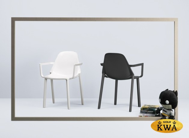 Кресло пластиковое