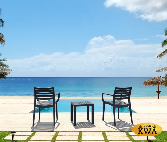 Столик пластиковый для лежака