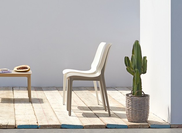 Стул пластиковый