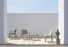 Стул пластиковый