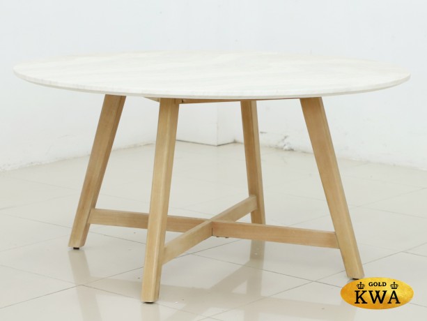 Стол деревянный обеденный