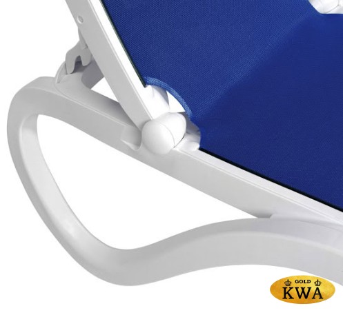 Шезлонг-лежак пластиковый