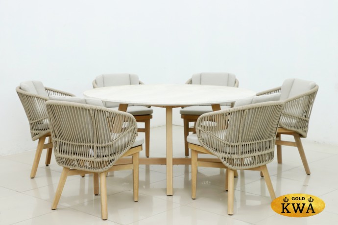 Комплект деревянной мебели