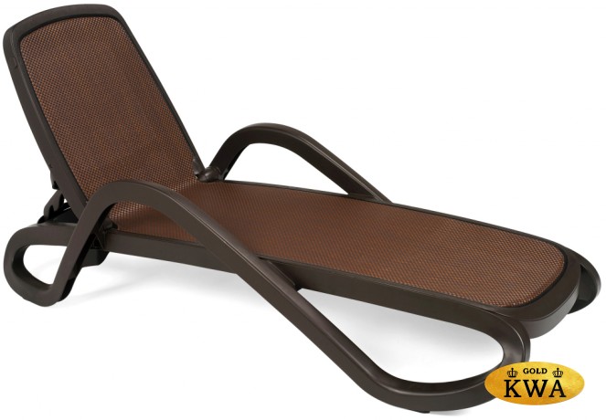 Шезлонг-лежак пластиковый Nardi Alfa