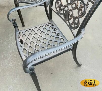 Литое кресло из алюминия для сада