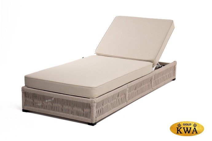 "Ривьера" шезлонг плетеный из роупа, каркас алюминий белый муар, роуп бежевый круглый, ткань бежевая 052