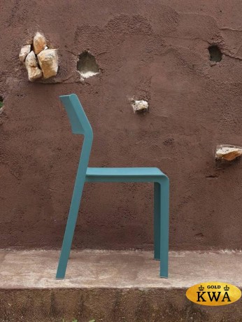 Стул пластиковый