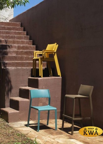 Стул пластиковый