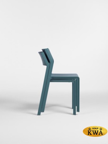 Стул пластиковый