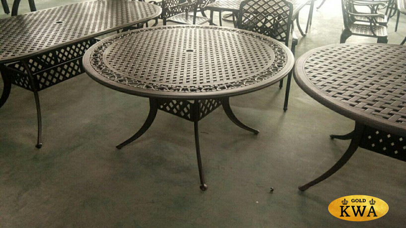 Круглый стол из литого алюминия Sardinia 137