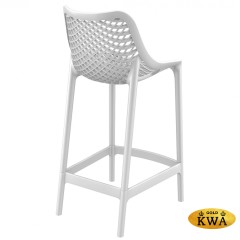 Стул пластиковый полубарный