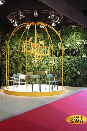 Кресло пластиковое