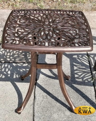 Столик кофейный Malta из литого алюминия