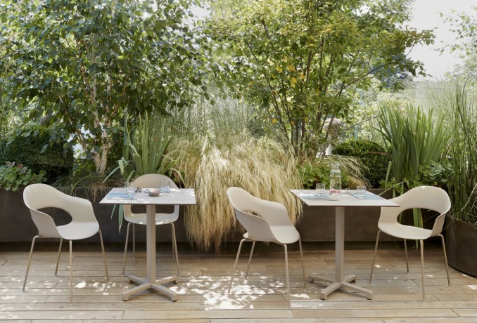 Кресло пластиковое