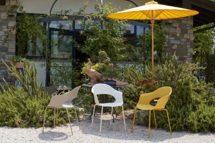 Кресло пластиковое