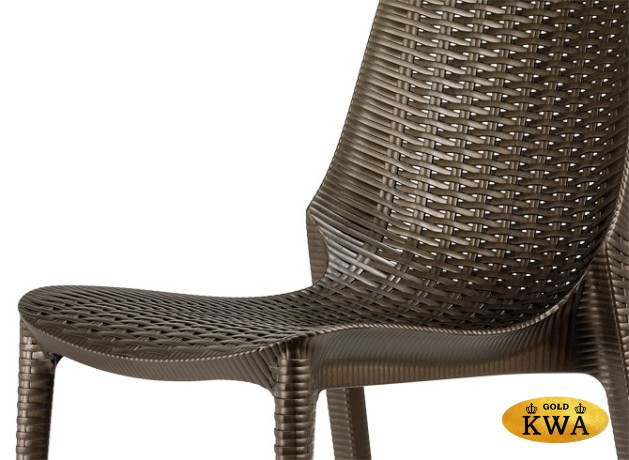 Стул пластиковый