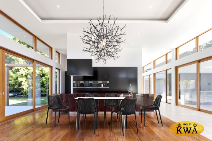 Стул пластиковый