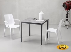 Кресло пластиковое