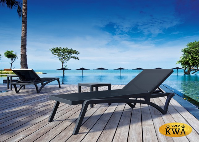 Шезлонг-лежак пластиковый