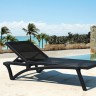 Шезлонг-лежак пластиковый