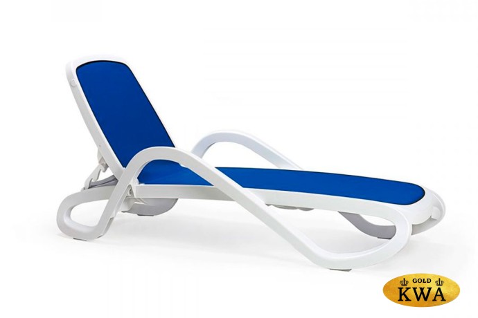 Шезлонг Nardi Alfa с подлокотниками, бело-синий