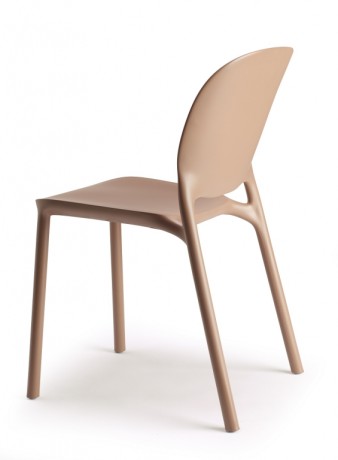 Стул пластиковый